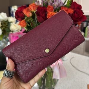 ❤️LOUIS VUITTON Empreinte Sarah Wallet Raisin
